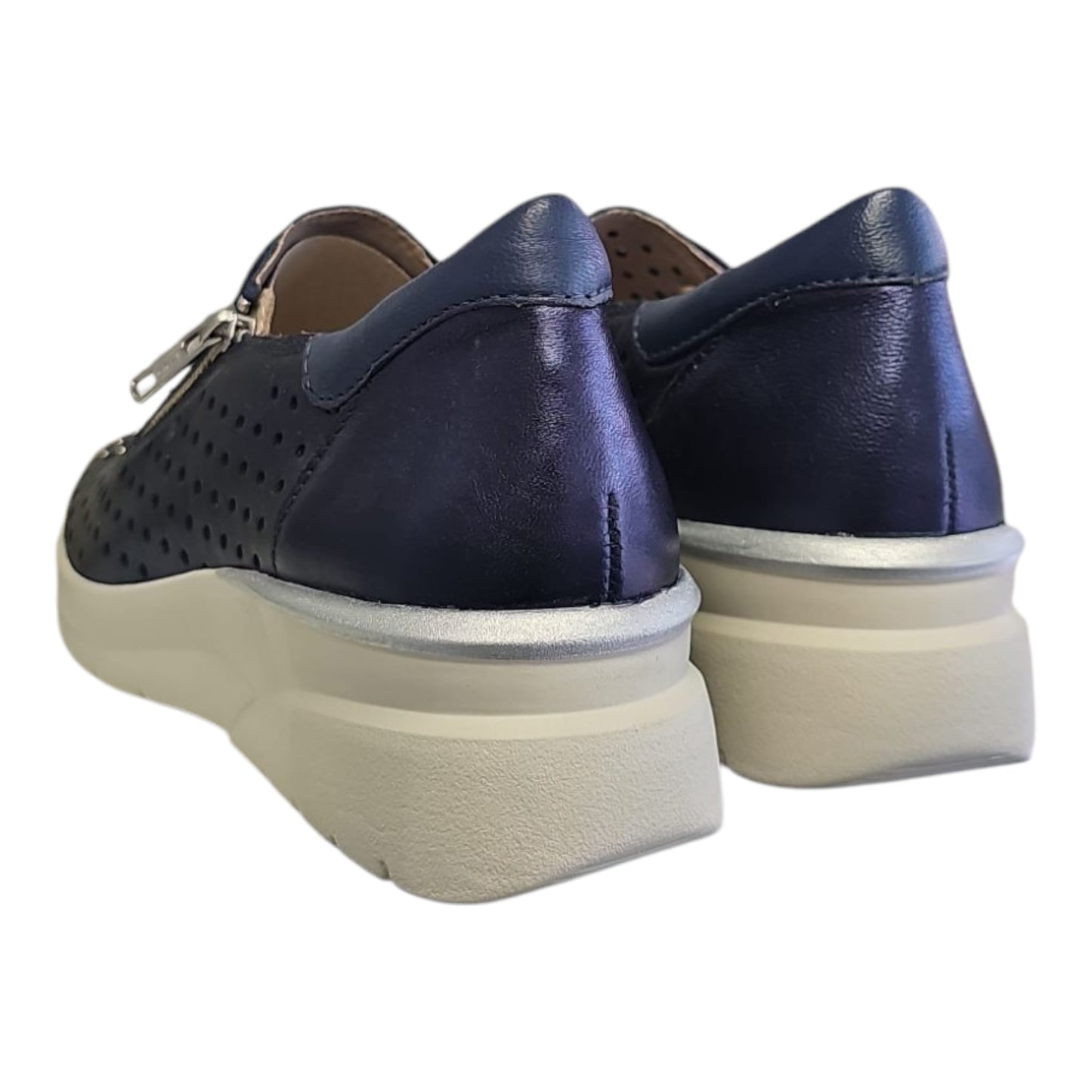 Melluso K55432 mocassino slip-on donna in pelle forato con borchiete