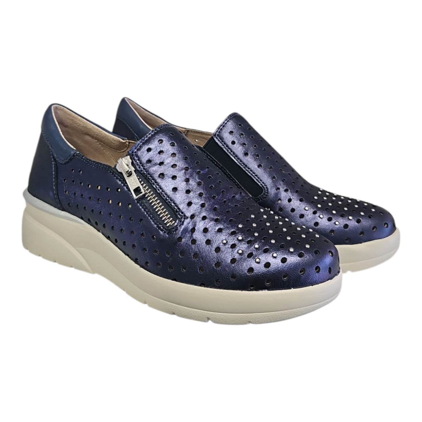 Melluso K55432 mocassino slip-on donna in pelle forato con borchiete