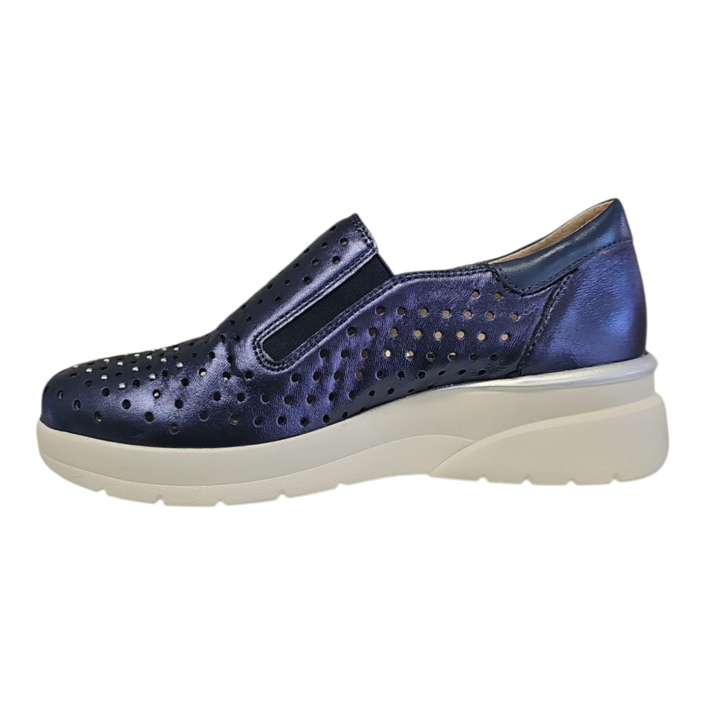 Melluso K55432 mocassino slip-on donna in pelle forato con borchiete