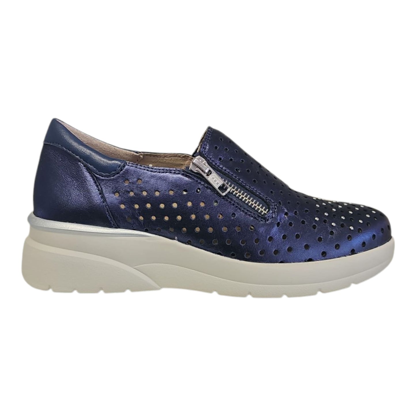 Melluso K55432 mocassino slip-on donna in pelle forato con borchiete
