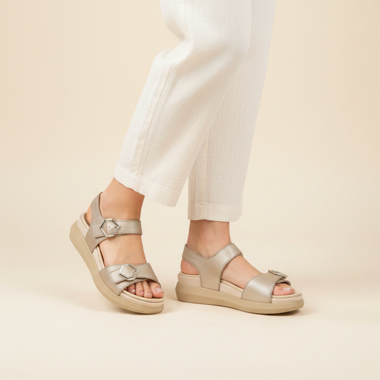 Sandalo Mephisto Mobils Fyda Oro indossato