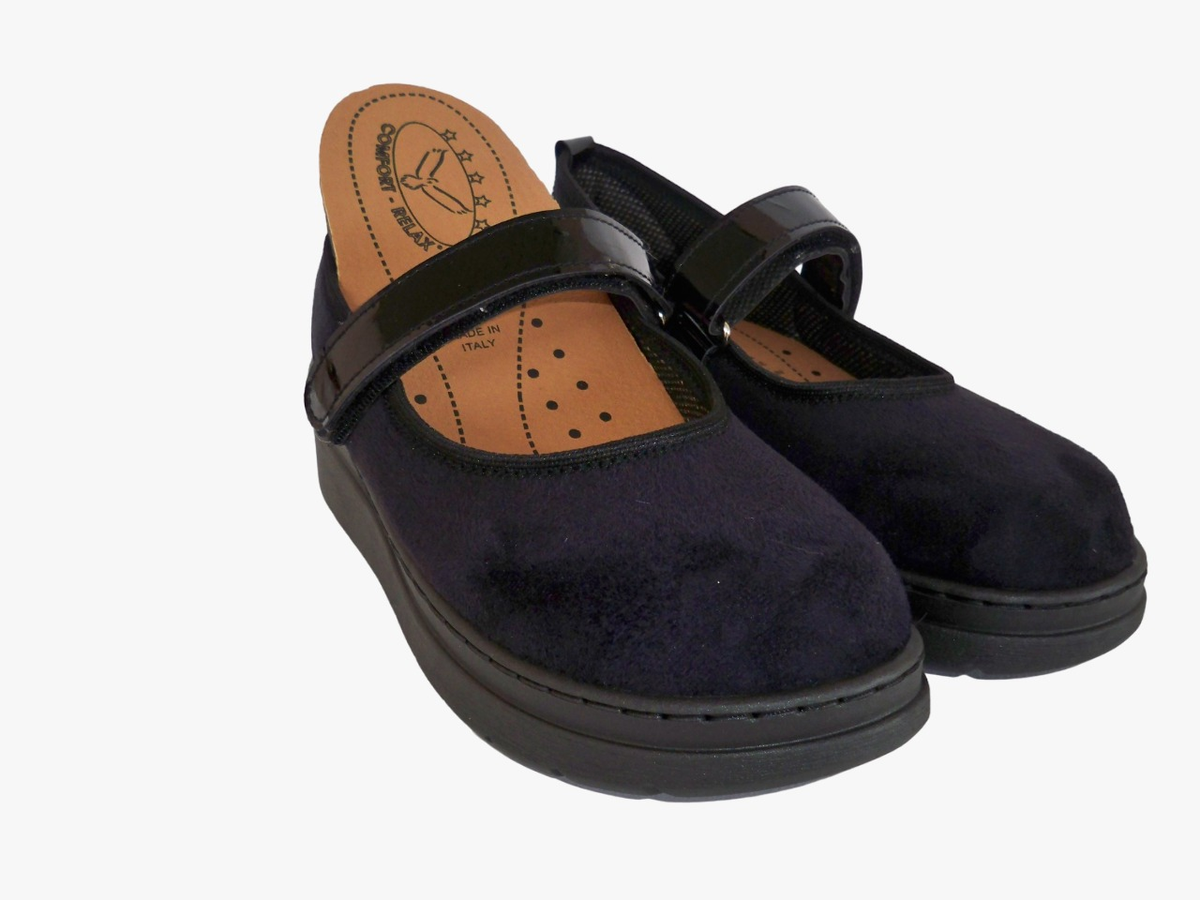 Scarpe Verona Comfort Relax nere in camoscio con plantare visibile e cinturino velcro