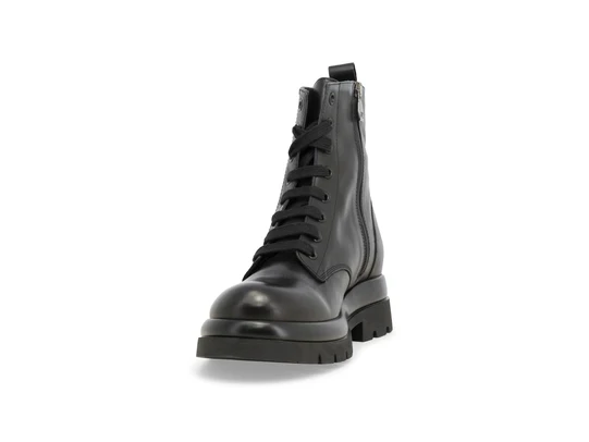 Anfibio Melluso R45705 in pelle nera, vista frontale di tre quarti