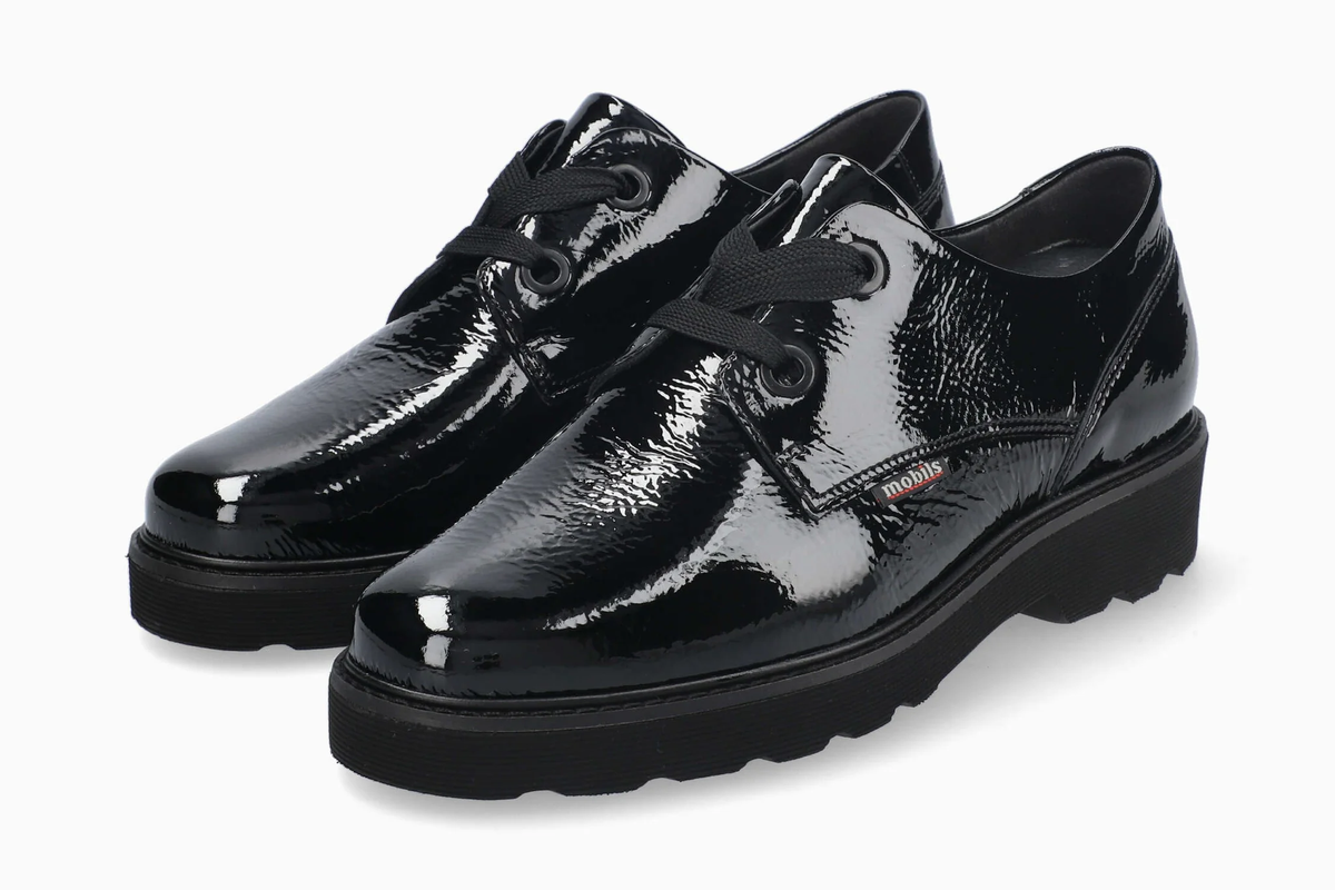 Derby donna Mobils by Mephisto Orelia nera in vernice, vista a tre quarti