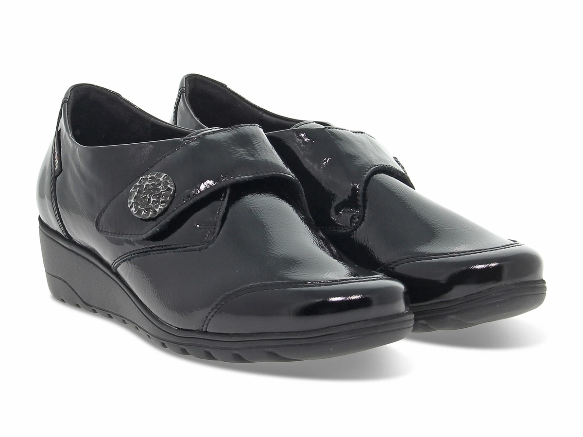 Scarpa comfort donna nera lucida con chiusura a strappo e zeppa