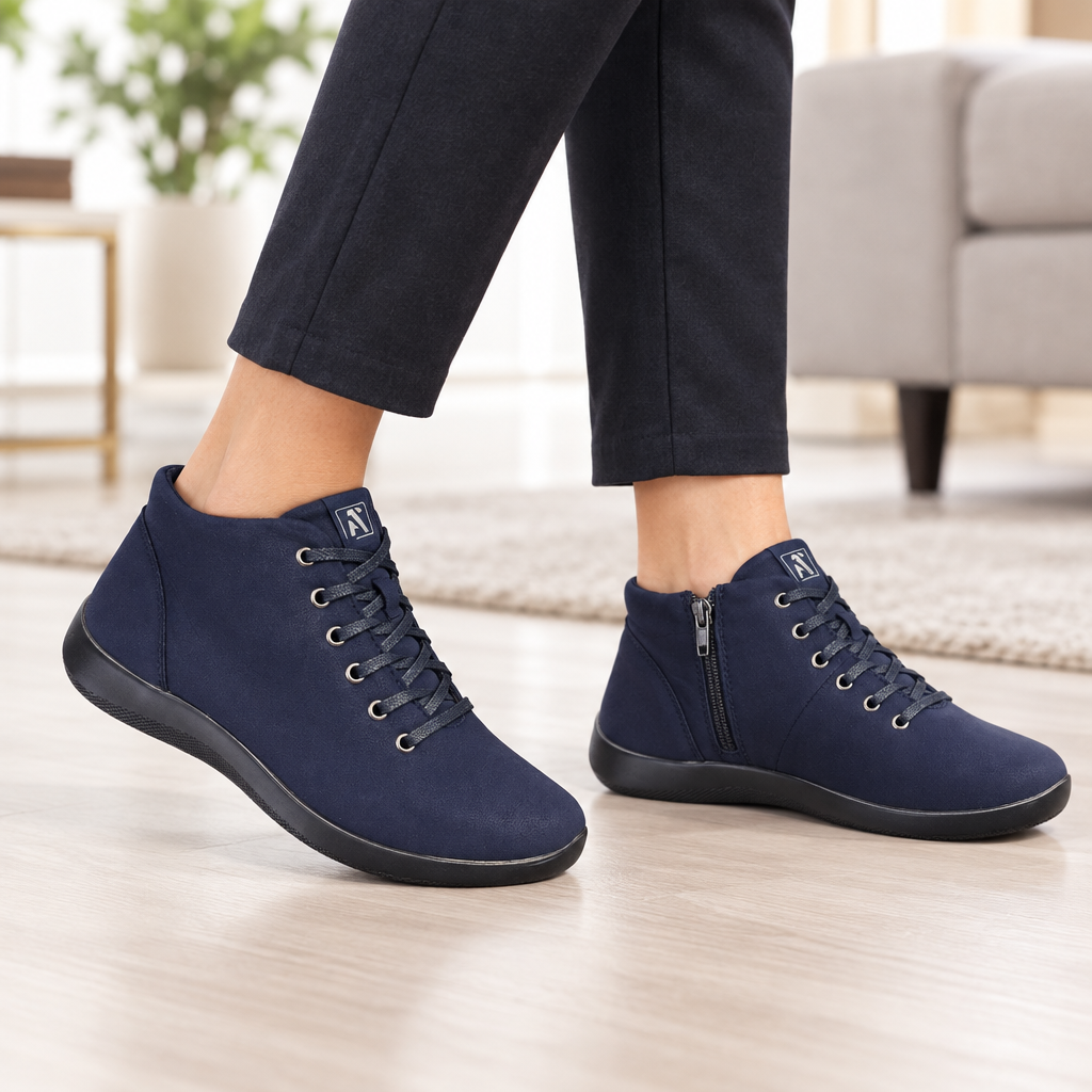 Scarpe alte donna blu navy con lacci e cerniera laterale, indossate